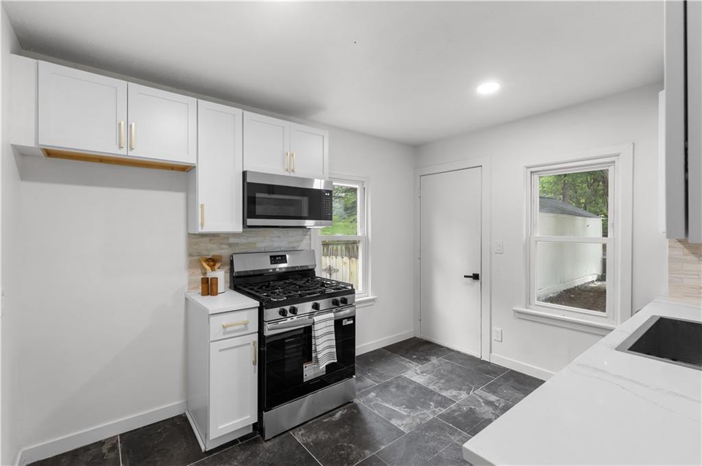 Photo 5 of 3905 N Spruce Avenue