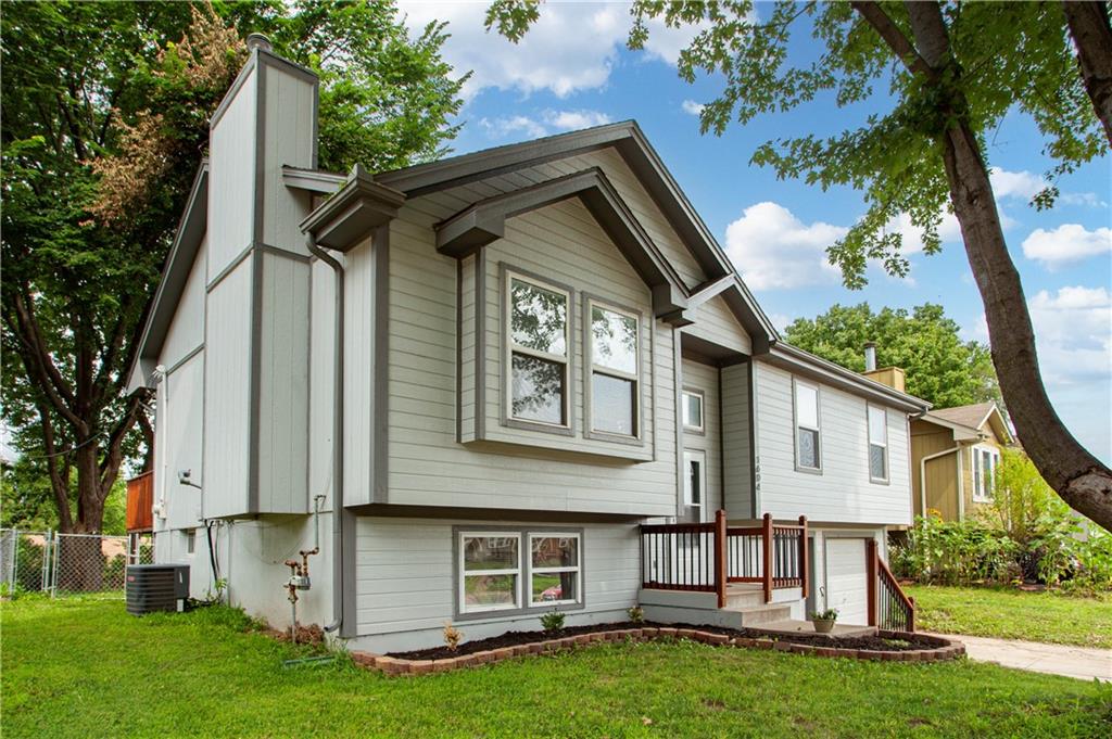 Photo 2 of 1604 S Concord Court