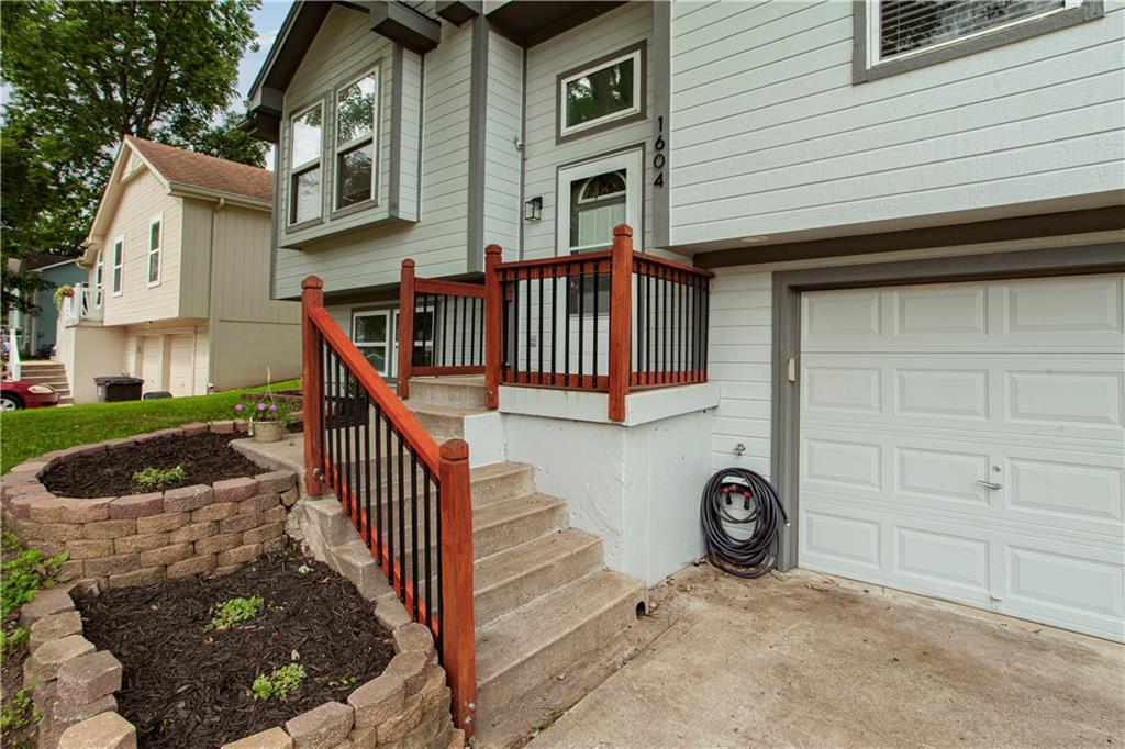 Photo 4 of 1604 S Concord Court