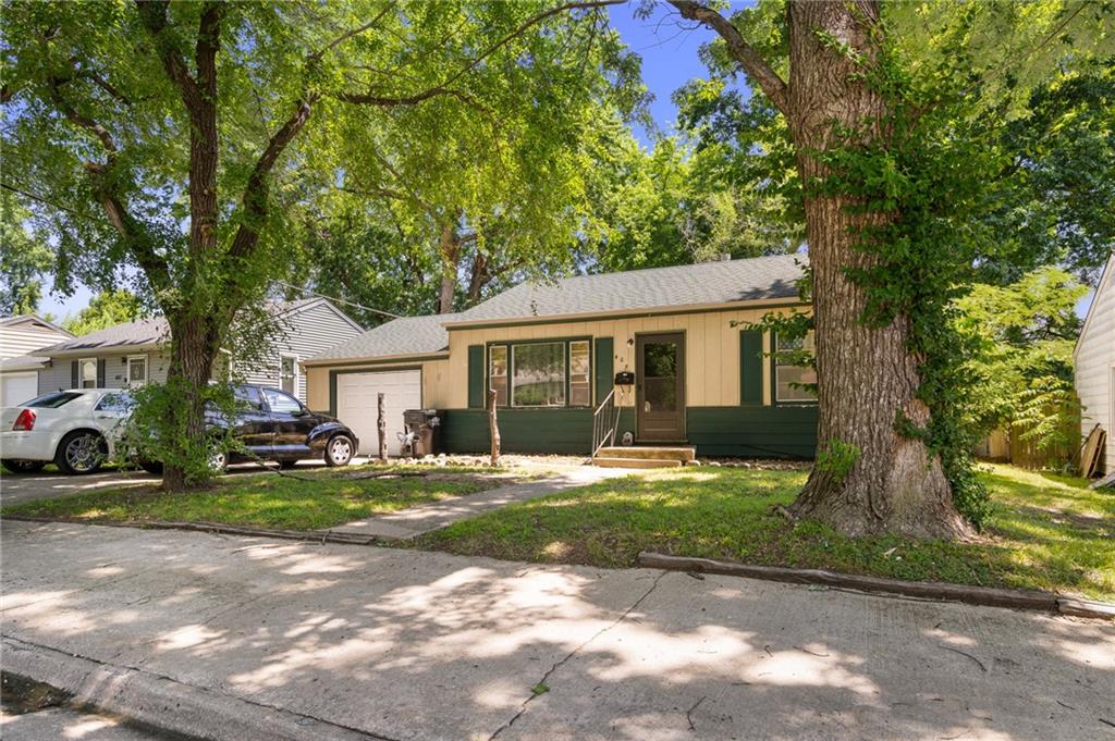 Photo of 405 N Rogers Street