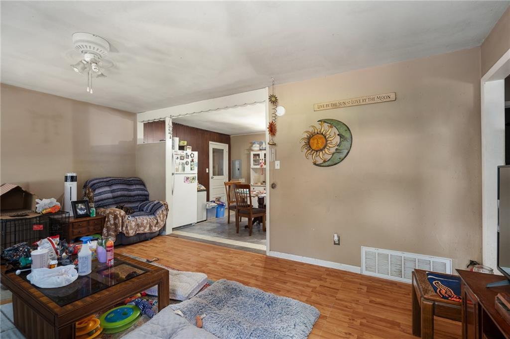 Photo 2 of 405 N Rogers Street