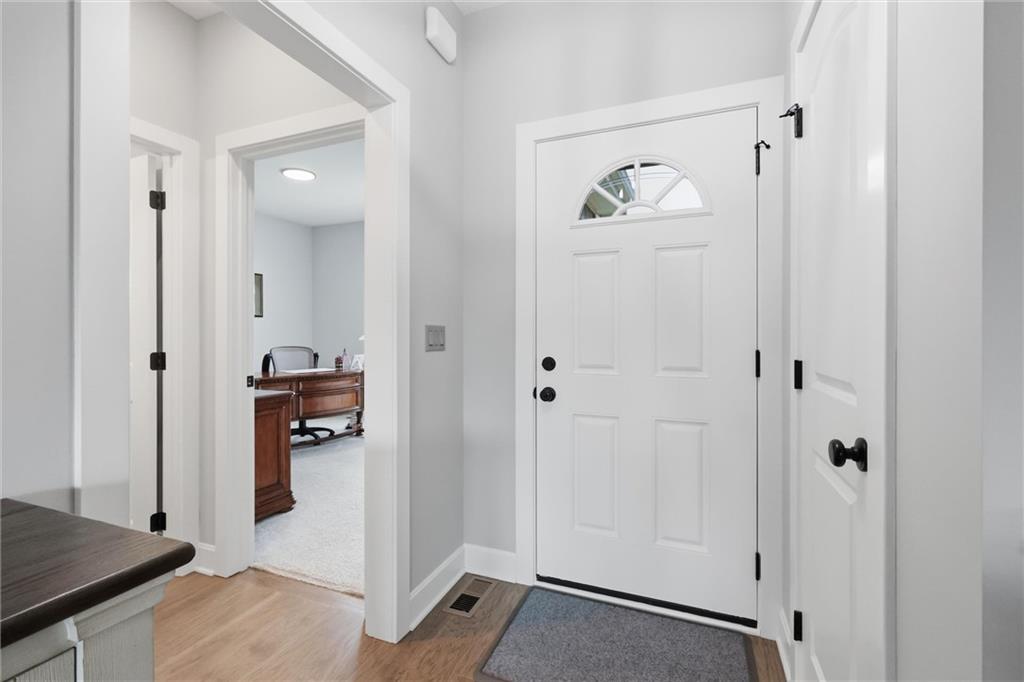 Photo 5 of 1812 Winchester Drive