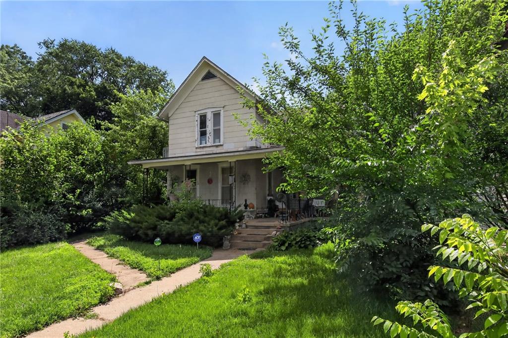Photo 4 of 906 Columbia Avenue