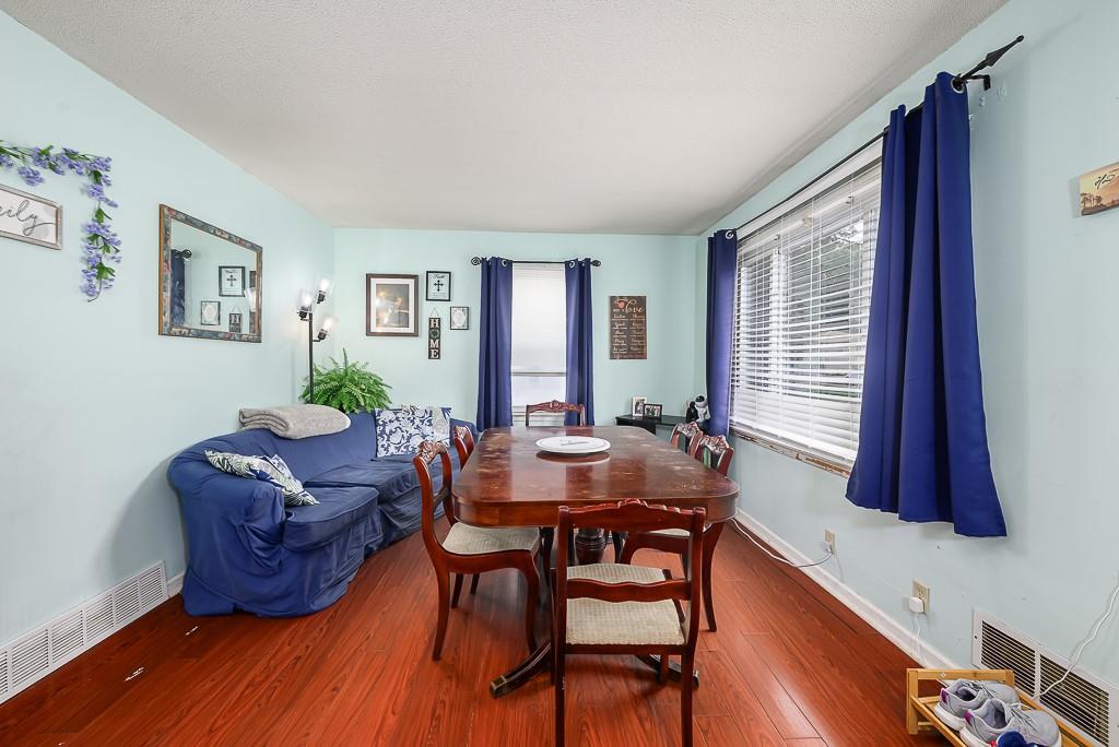 Photo 4 of 3932 N Spruce Avenue