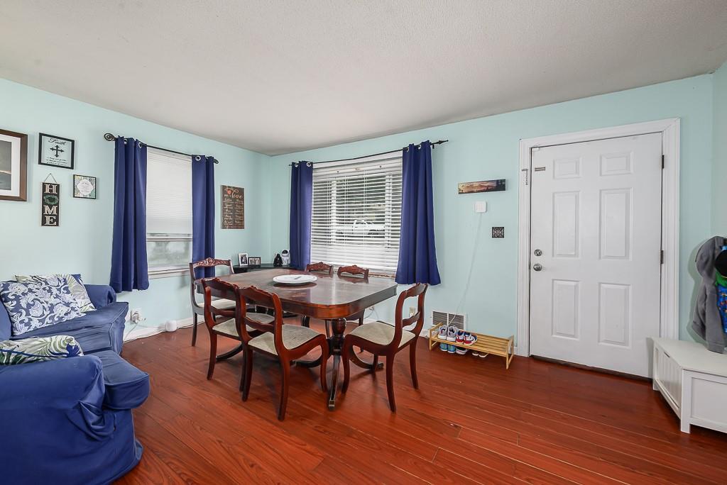 Photo 5 of 3932 N Spruce Avenue