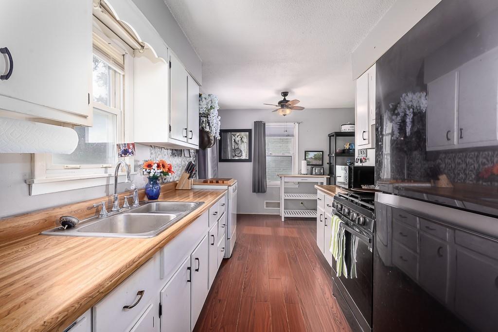Photo 6 of 3932 N Spruce Avenue
