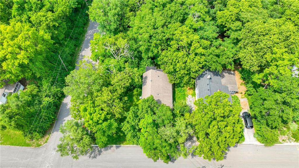 Photo 2 of 2028 Bristow Avenue