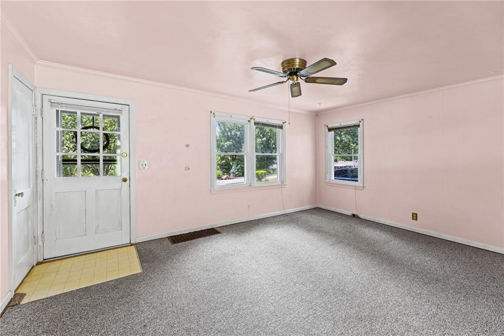 Photo 6 of 5525 Hadley Street