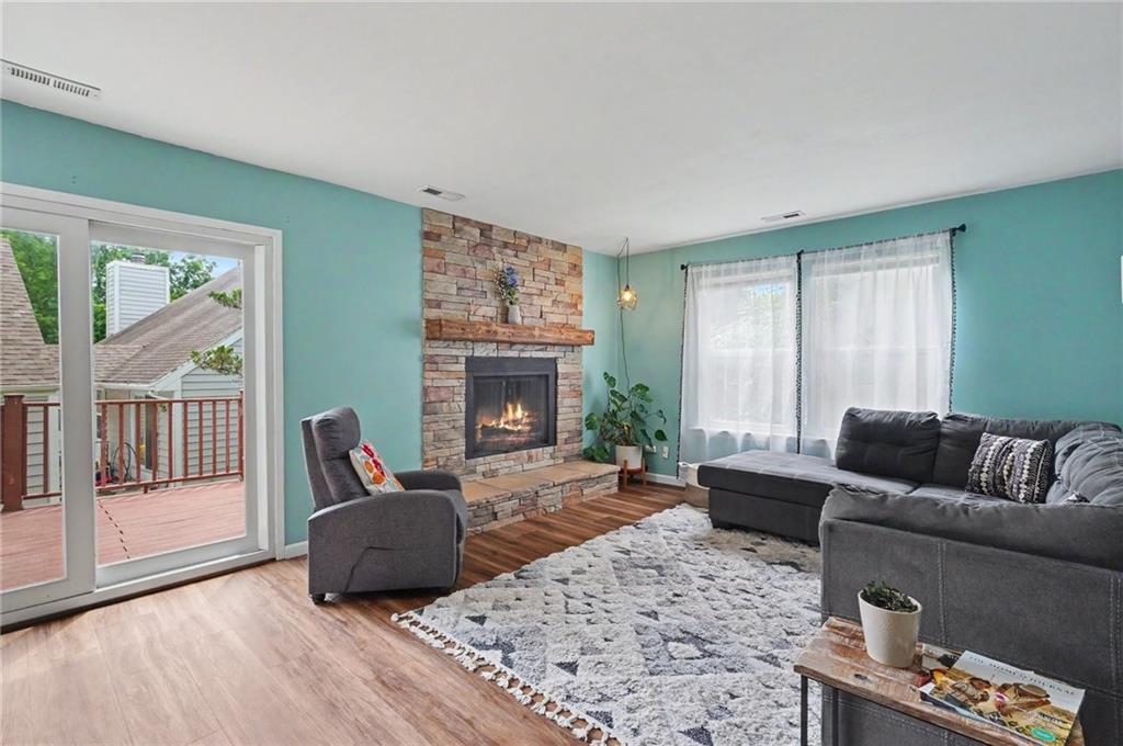 Photo 4 of 118 Glenview Drive