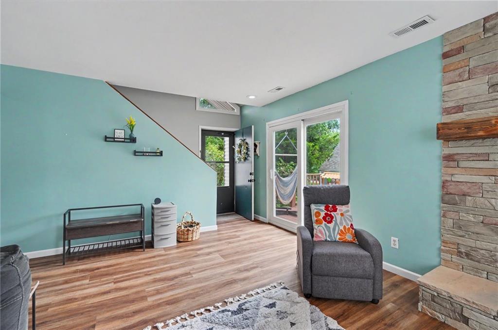 Photo 6 of 118 Glenview Drive