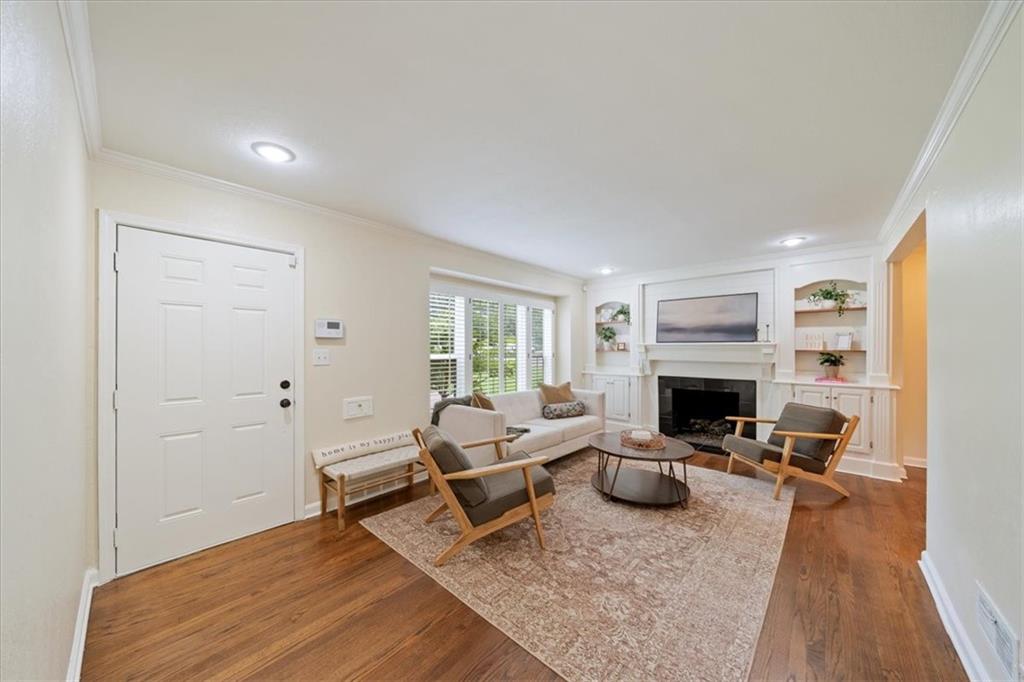 Photo 4 of 5200 W 72ND Street