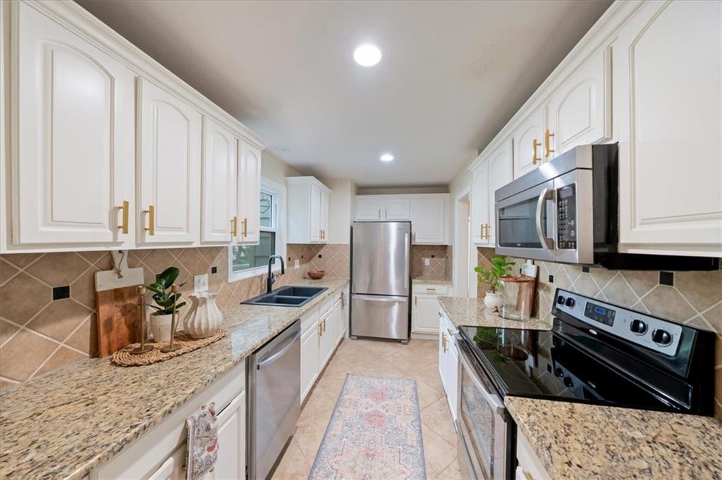 Photo 6 of 5200 W 72ND Street