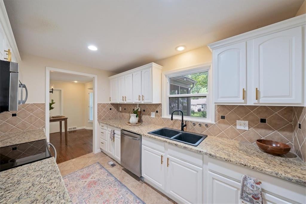 Photo 7 of 5200 W 72ND Street