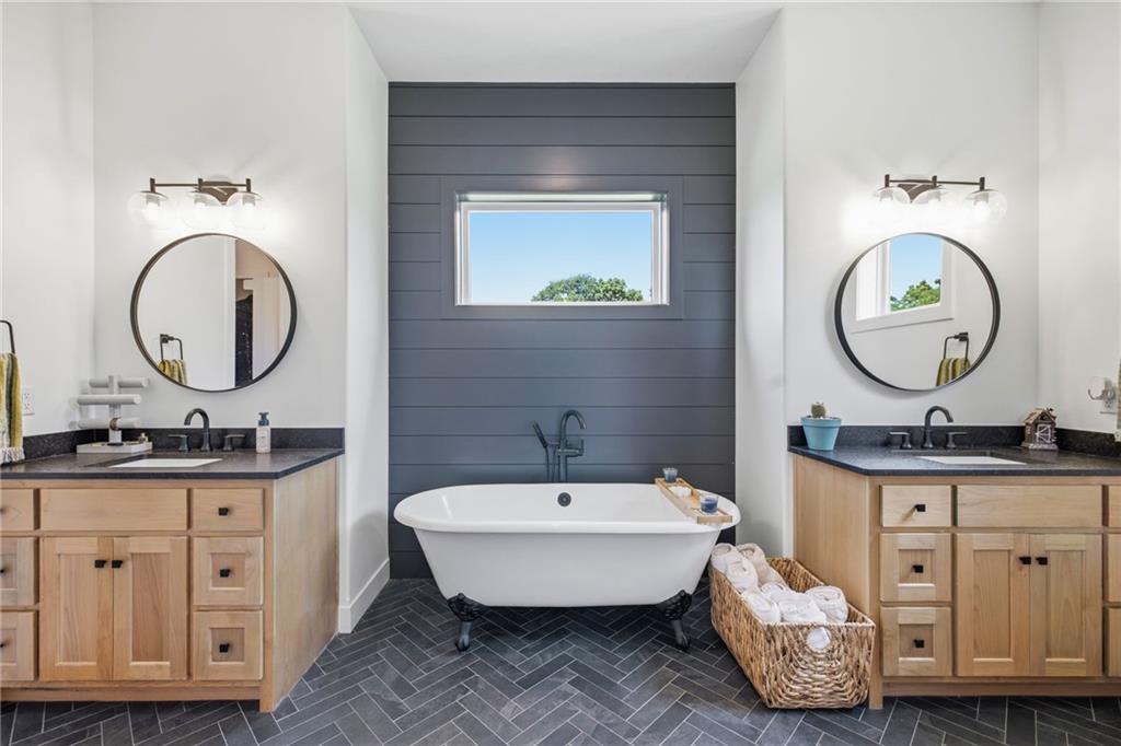 Photo 5 of 8422 NE 147th Street