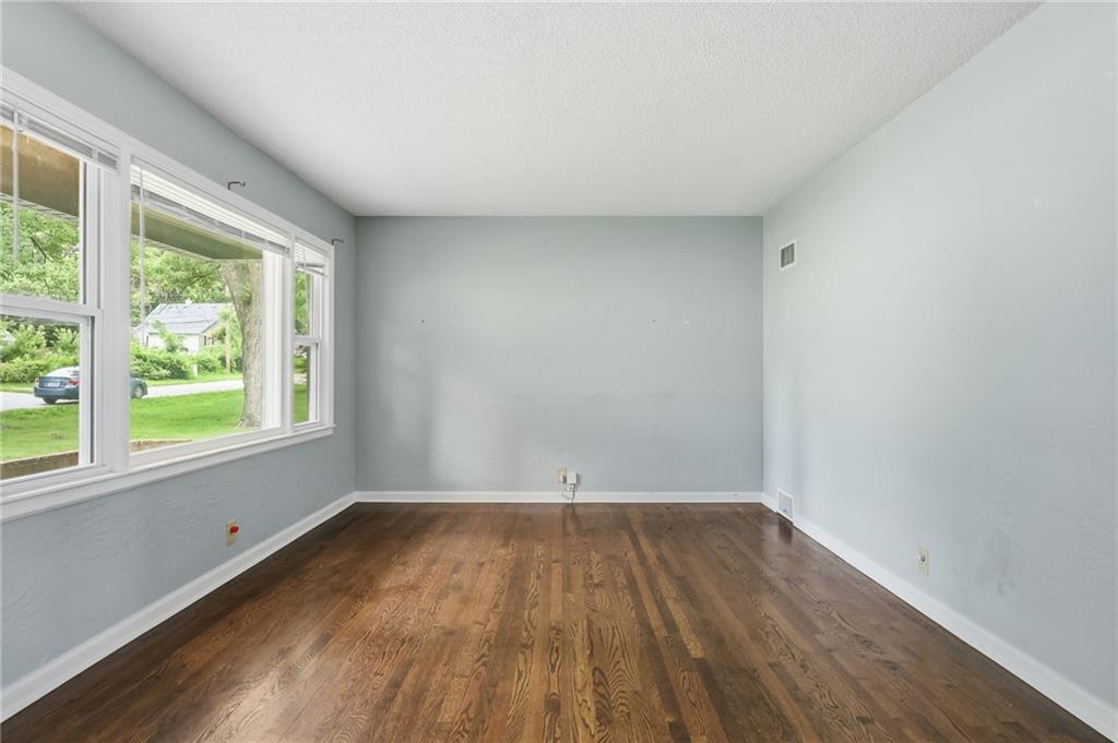 Photo 4 of 6505 Overton Avenue