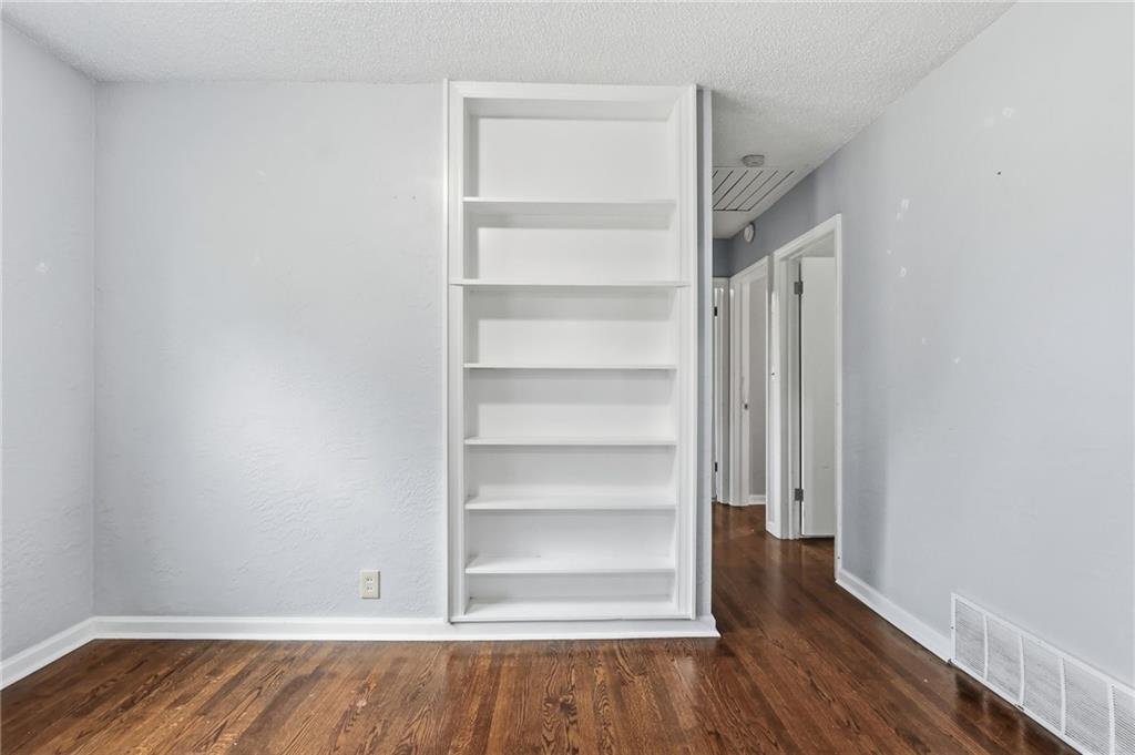 Photo 6 of 6505 Overton Avenue