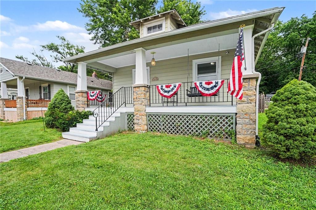 Photo 2 of 709 4th Street
