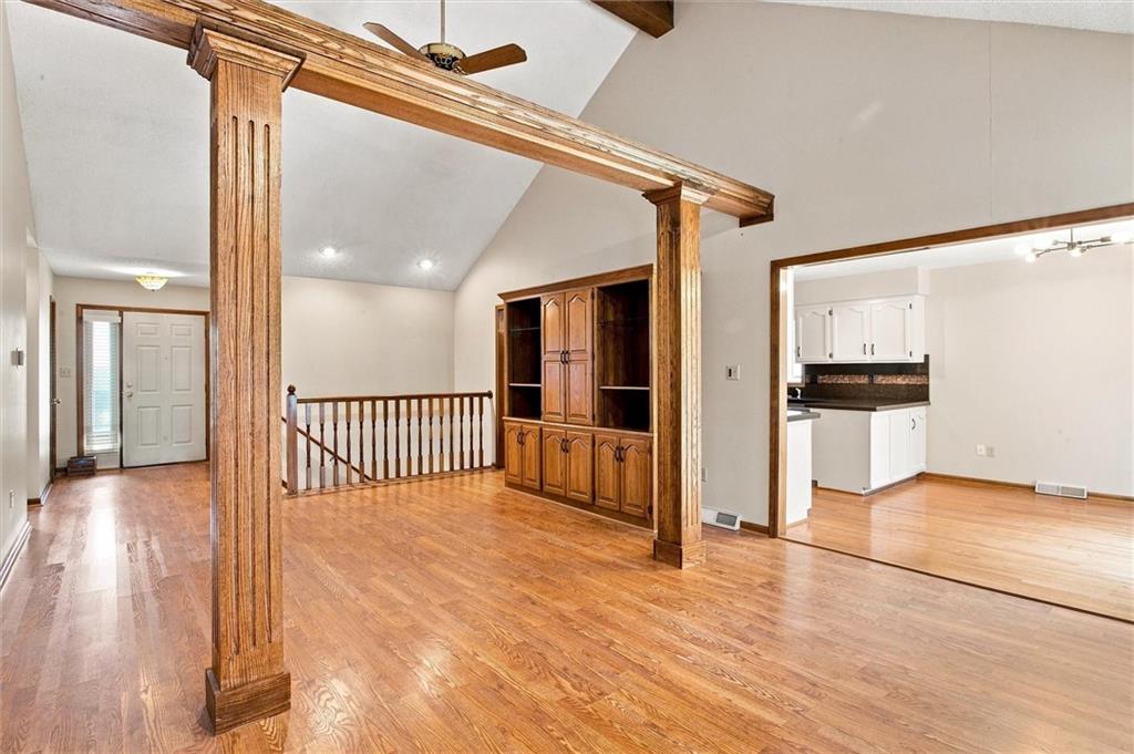 Photo 5 of 8504 N Chatham Avenue