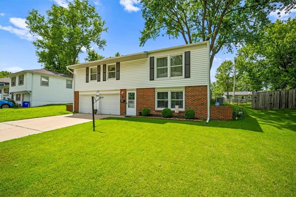 Photo 3 of 13124 Herrick Avenue