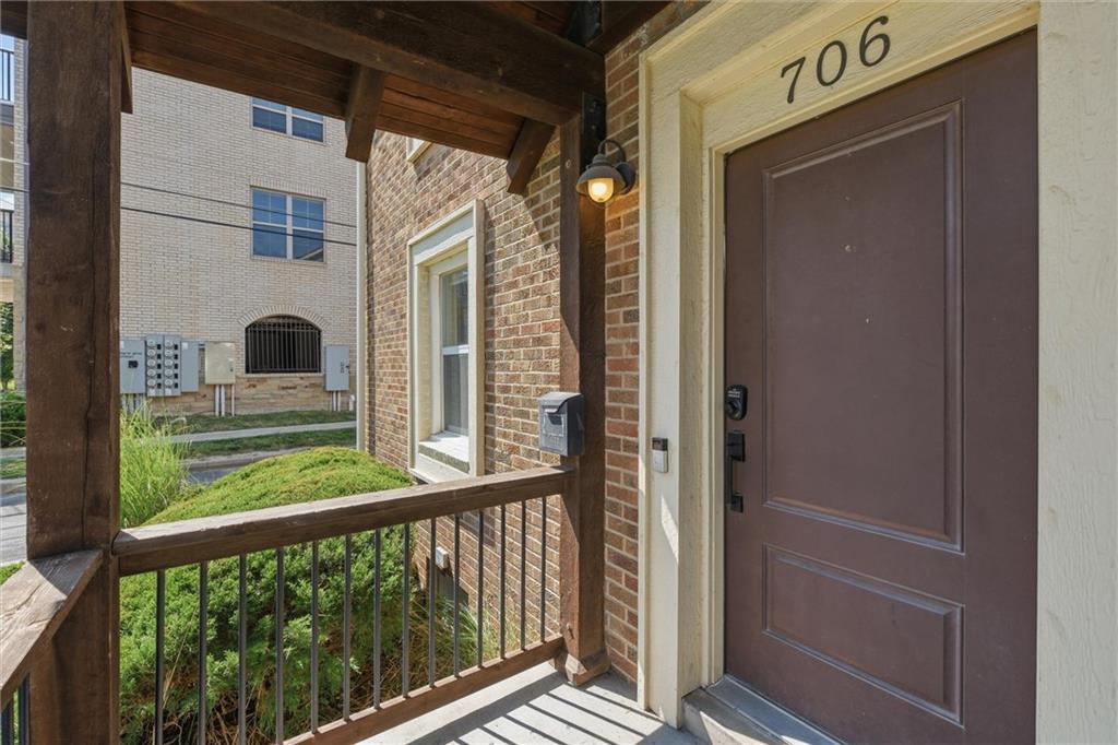 Photo 3 of 706 W 46th Street #706