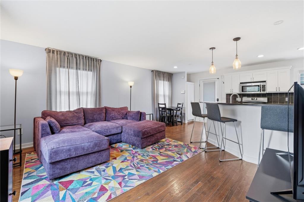 Photo 4 of 706 W 46th Street #706