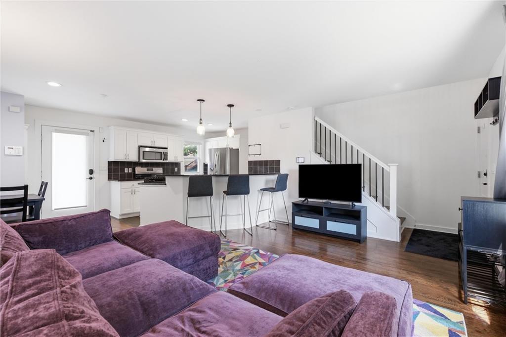 Photo 5 of 706 W 46th Street #706