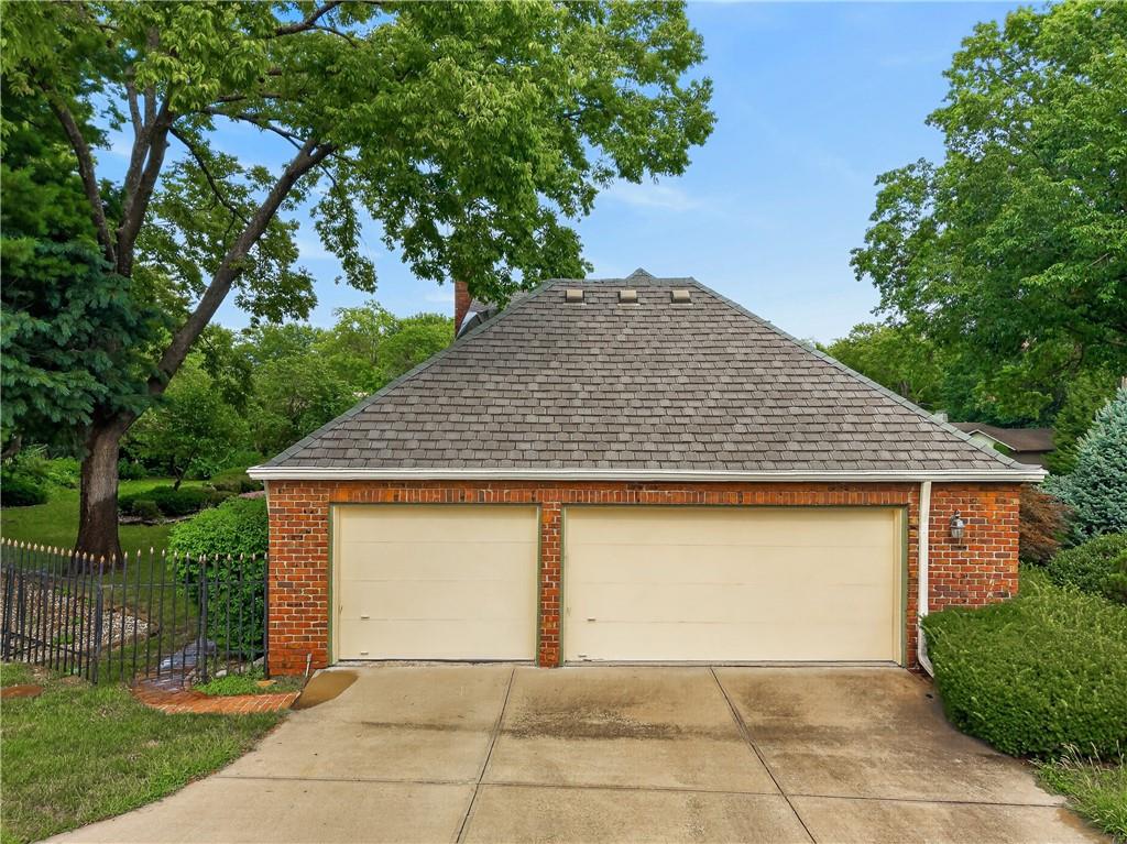 Photo 5 of 3408 Shady Bend Drive