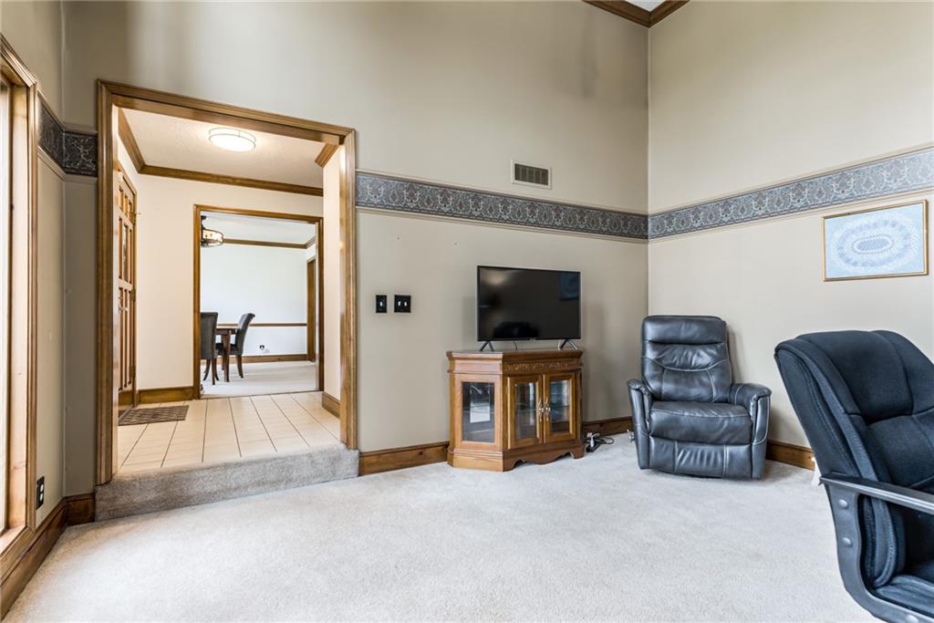 Photo 4 of 8336 Rosehill Road