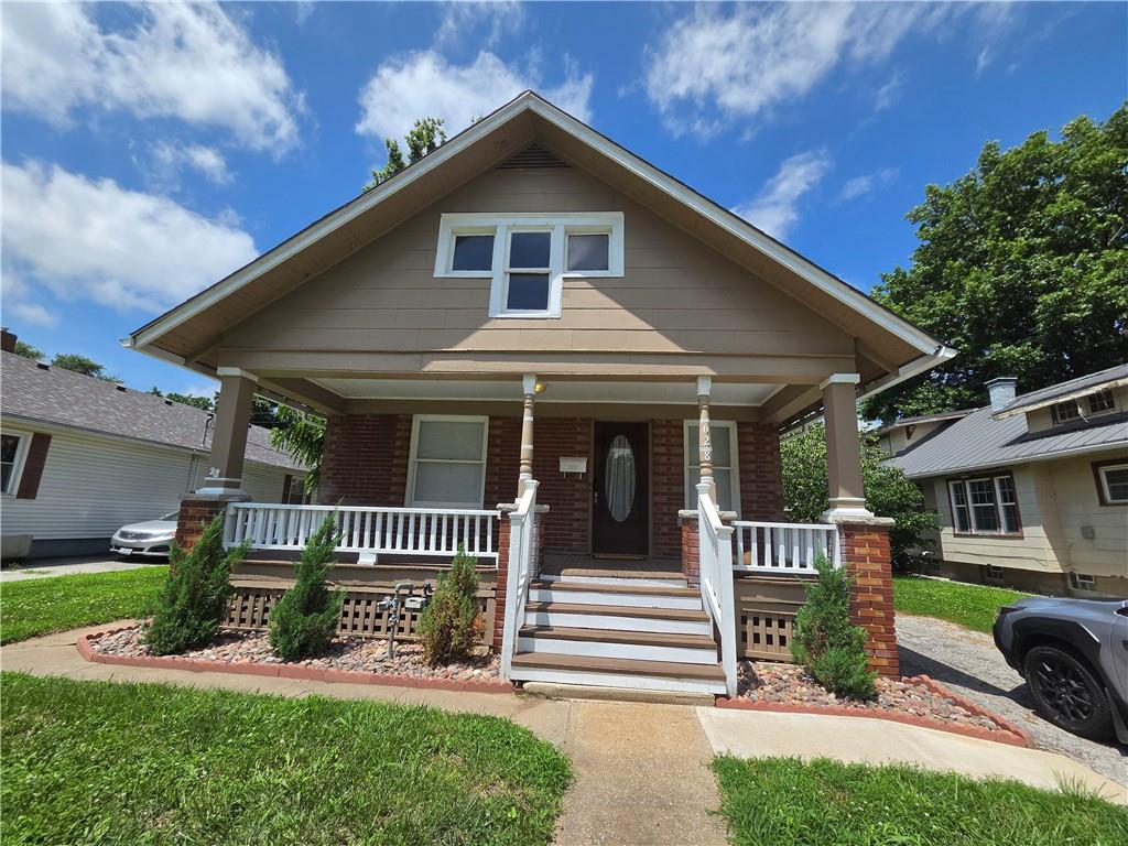 Photo 2 of 628 S Ash Avenue