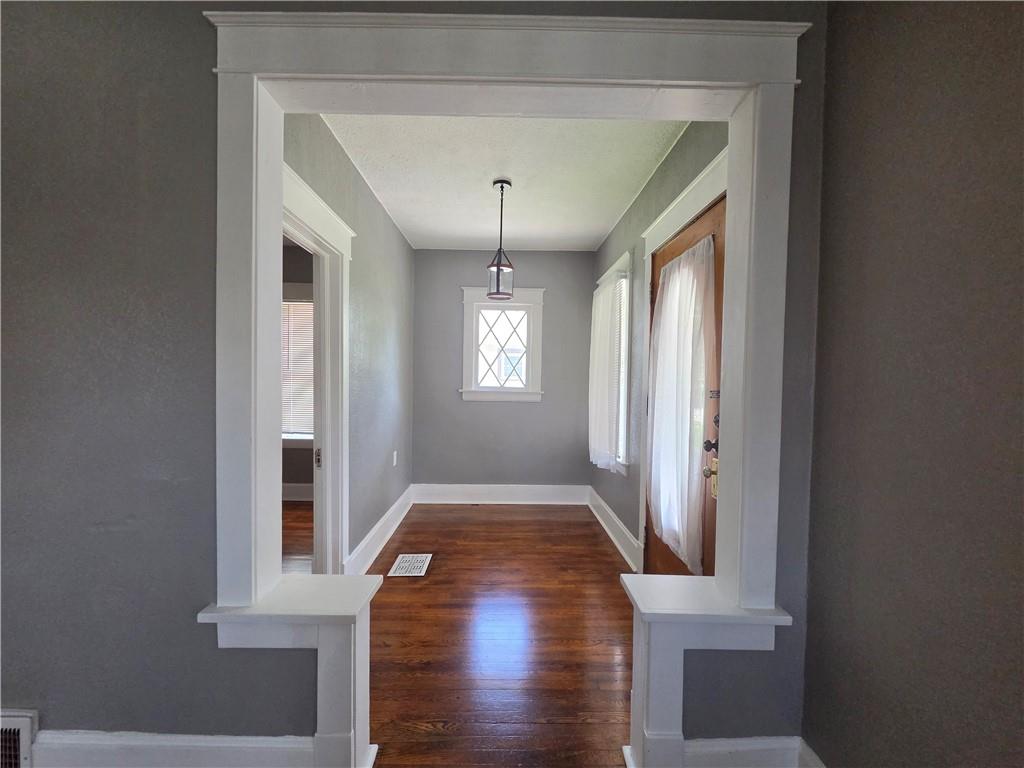 Photo 4 of 628 S Ash Avenue