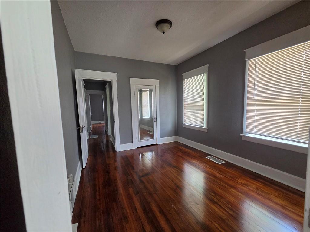 Photo 6 of 628 S Ash Avenue