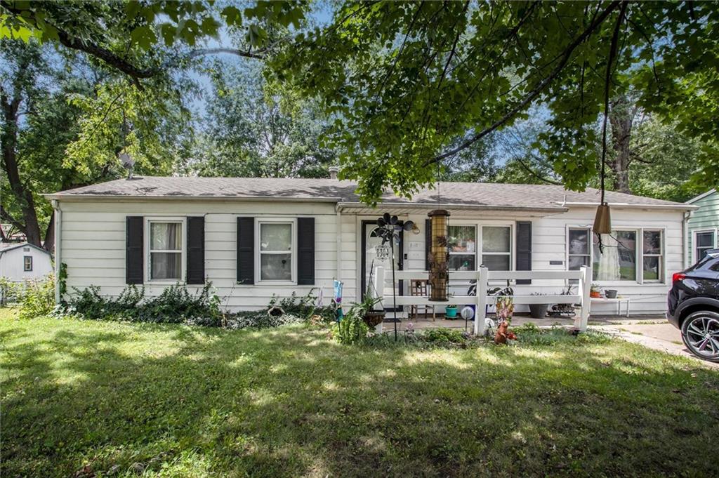 Photo 2 of 1304 N Indian Lane