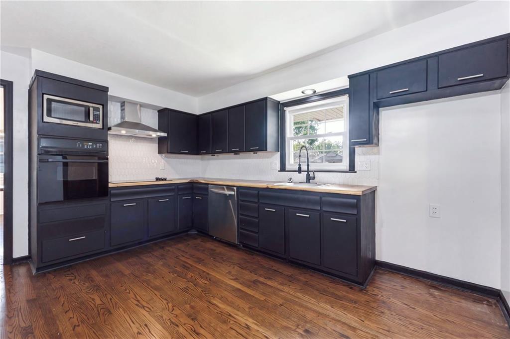 Photo 6 of 8304 Willow Way