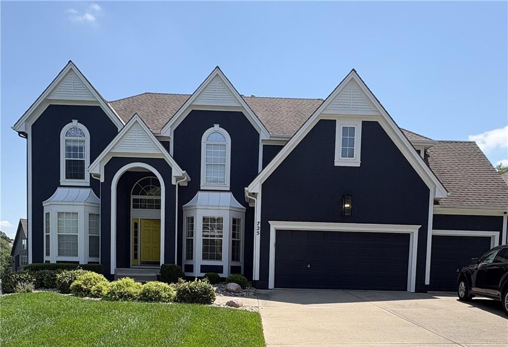 Photo of 725 SW Winterwalk Lane in Lee's Summit, MO