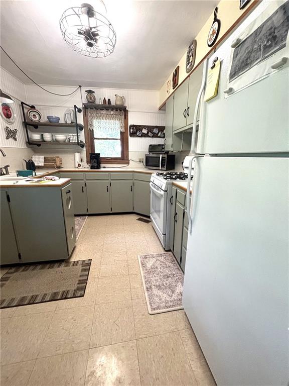Photo 5 of 1033 E 1800 Road