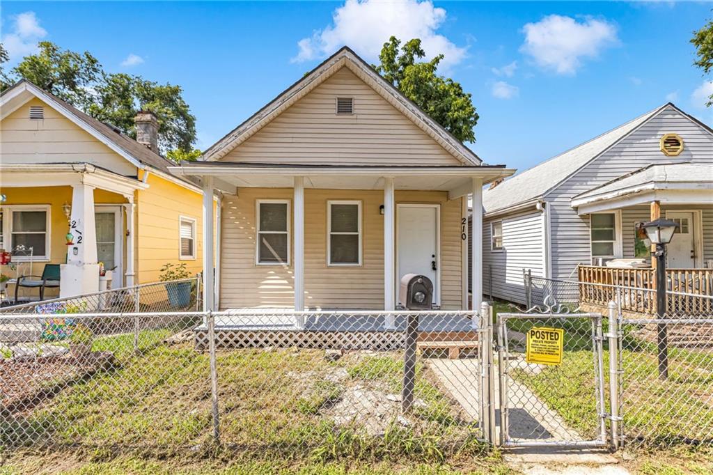 Photo 3 of 210 Osage Street