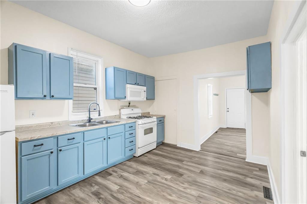 Photo 6 of 210 Osage Street