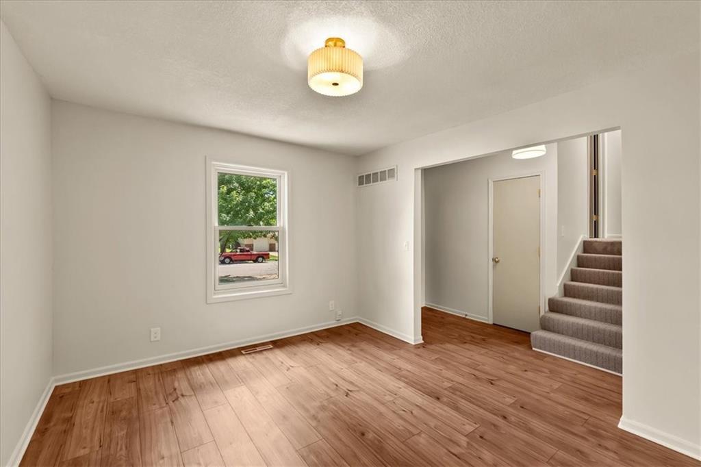 Photo 6 of 1212 W Sheridan Street