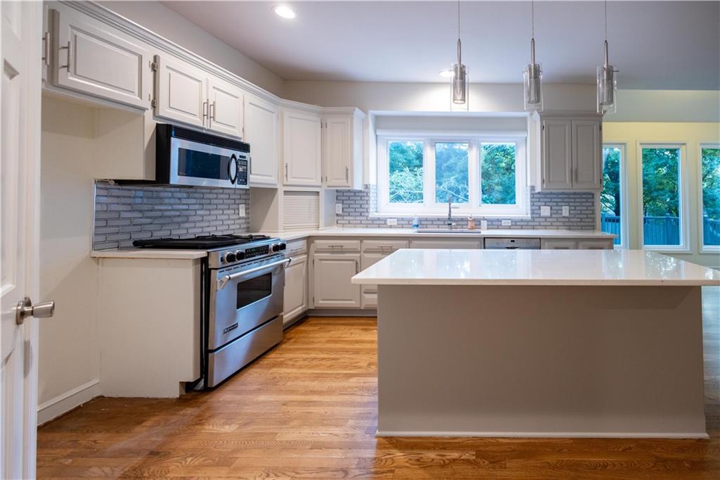 Photo 4 of 13164 Birch Street