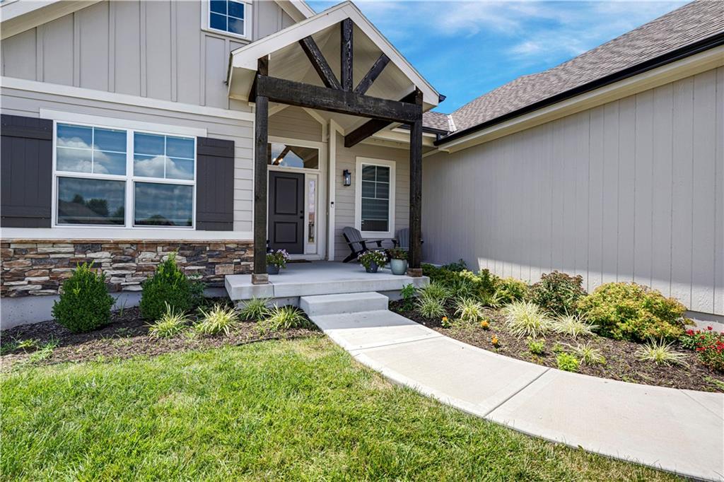 Photo 4 of 17766 S Myrna Drive