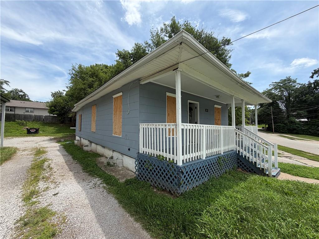 Photo 2 of 203 N Crysler Avenue