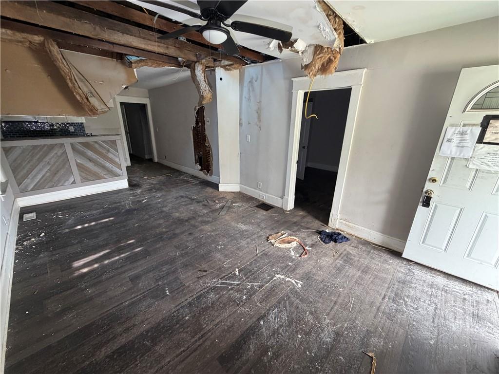 Photo 7 of 203 N Crysler Avenue