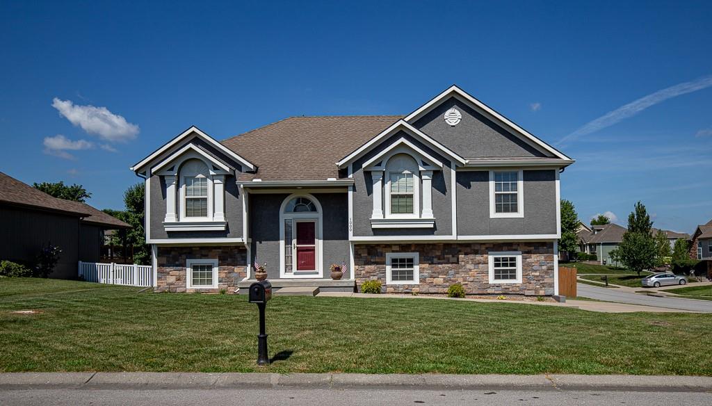Photo of 1000 SW Redbud Circle