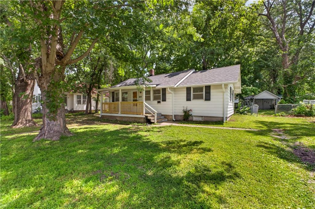 Photo 2 of 225 S Hardy Avenue