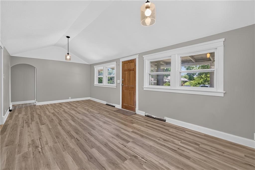 Photo 3 of 225 S Hardy Avenue
