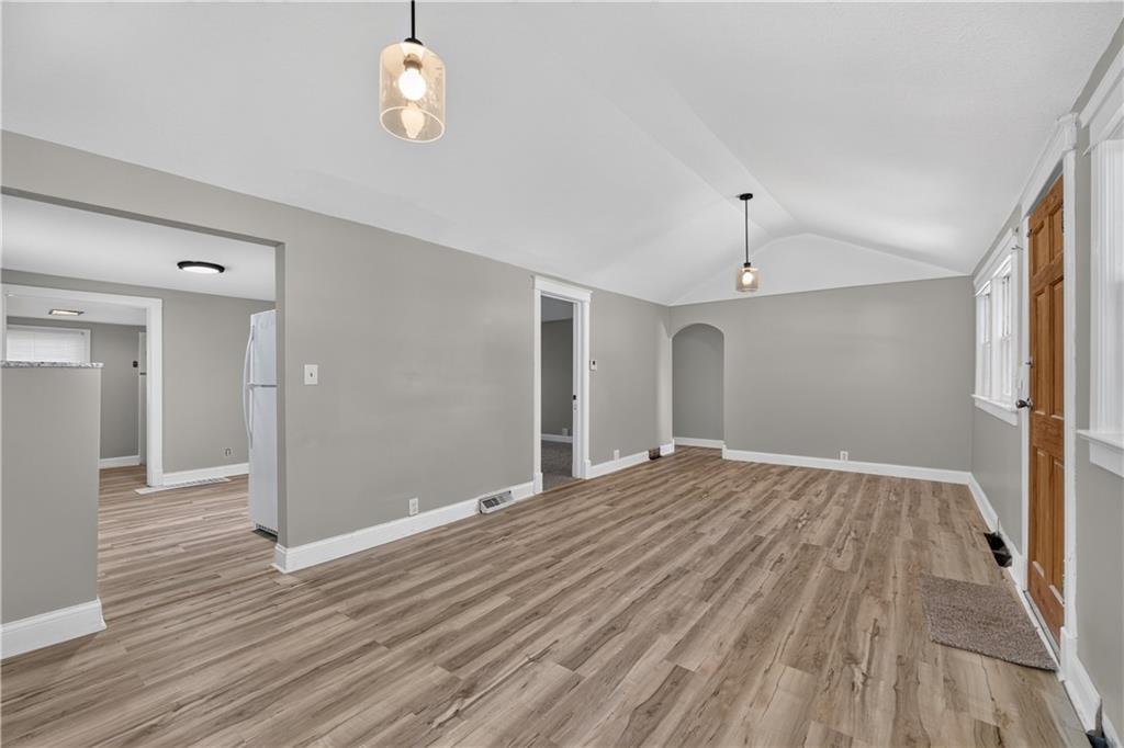 Photo 4 of 225 S Hardy Avenue