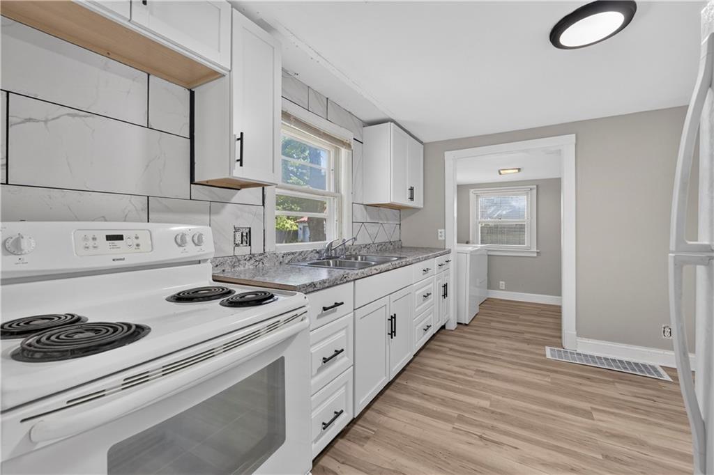 Photo 5 of 225 S Hardy Avenue