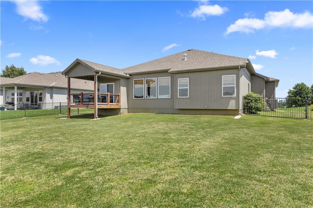 Photo 5 of 4904 N 126th Street