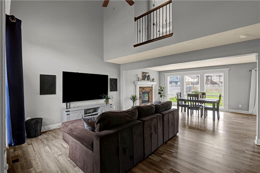 Photo 4 of 1409 NE Jaclyn Drive