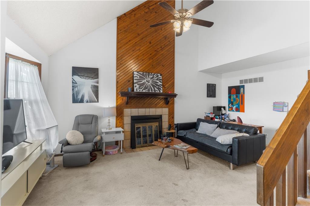 Photo 3 of 1116 SE 8TH Street